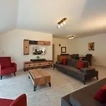 Apartment Oezerler *