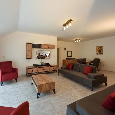Apartment Oezerler *